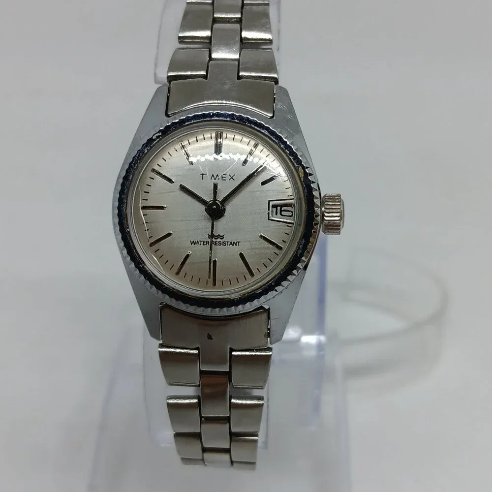 VINTAGE Timex B23 Manual Wind Women's 24mm Silver Tone Date Watch